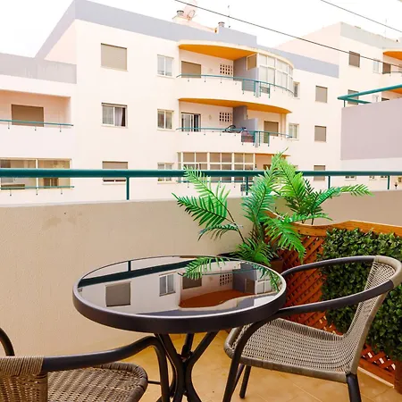 Konukevi Meia-praia Seaview *